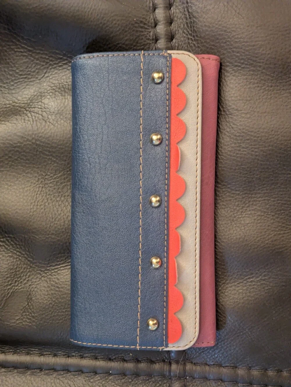 Women's Tricolor Scalloped Leather Wallet - Blue, Pink & Red